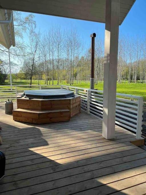 Modern Villa With Sauna & Hot Tub Hiiumaa Ngoại thất bức ảnh