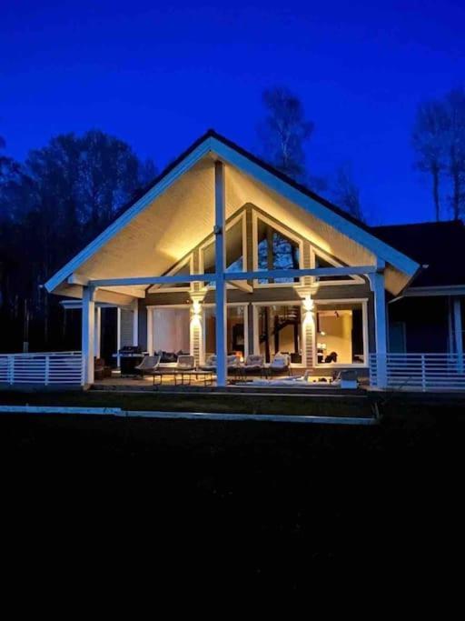 Modern Villa With Sauna & Hot Tub Hiiumaa Ngoại thất bức ảnh