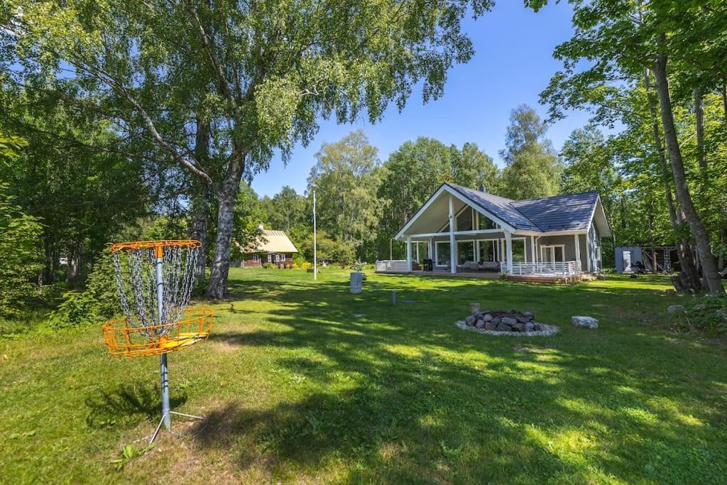 Modern Villa With Sauna & Hot Tub Hiiumaa Ngoại thất bức ảnh